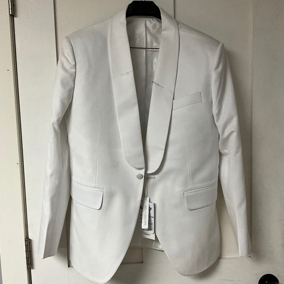 White Tuxedo coat - Picture 1 of 3